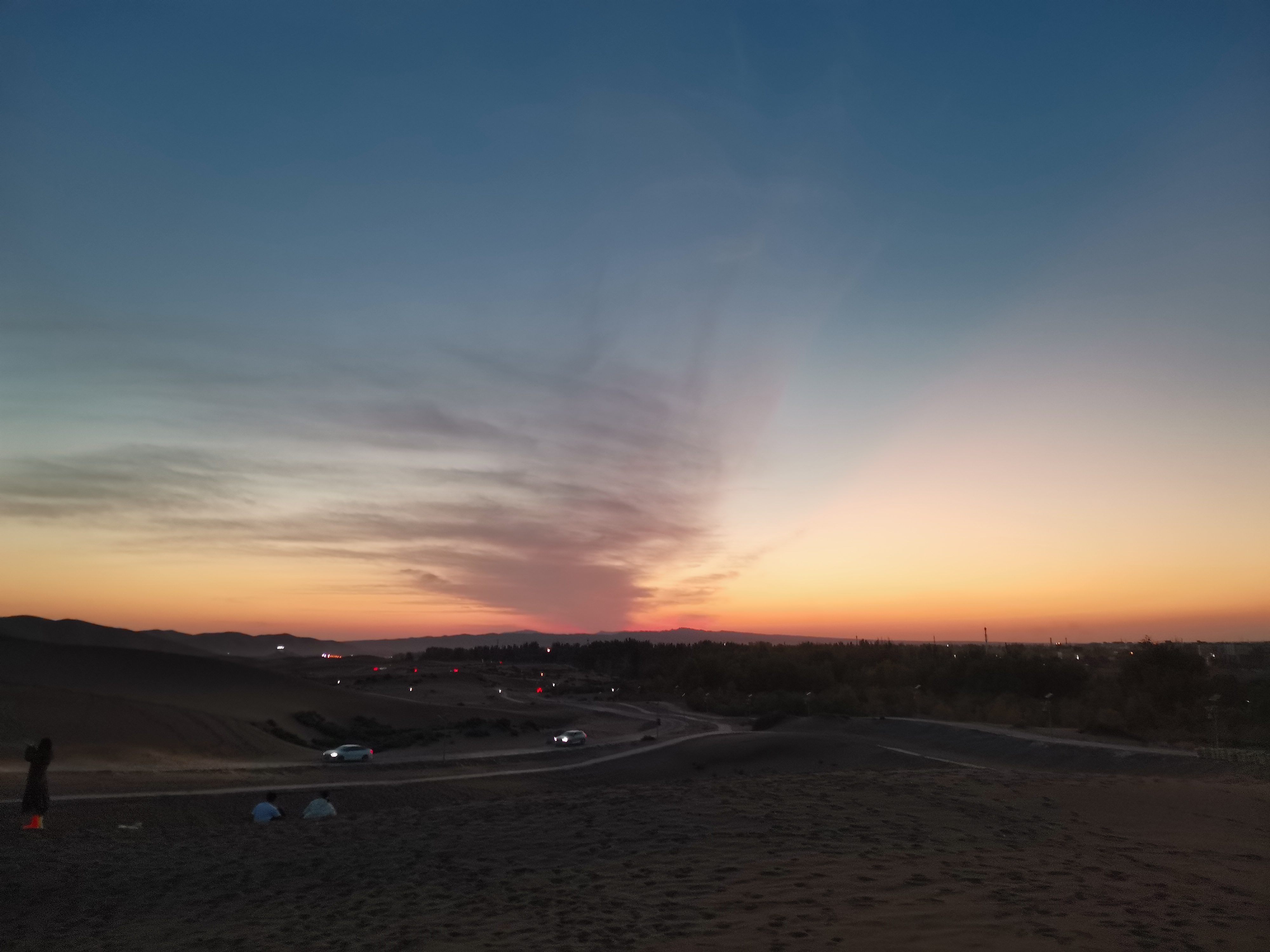 Camel Shadows at Sunset: A Mid-Autumn Evening in the Shanshan Kumtag Desert | Xinjiang